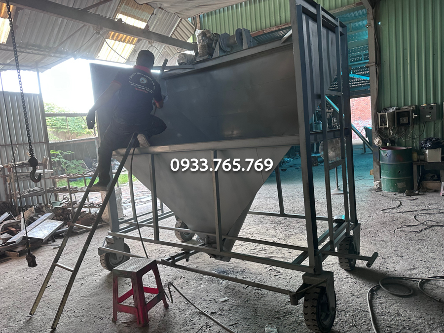 thi cong máy cào liệu ra bao jumbo